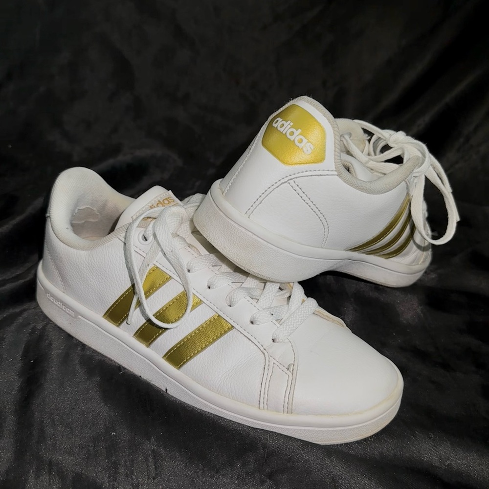 Adidas Originals Gold Superstars NEO Cloudfoam Low Top Sneakers